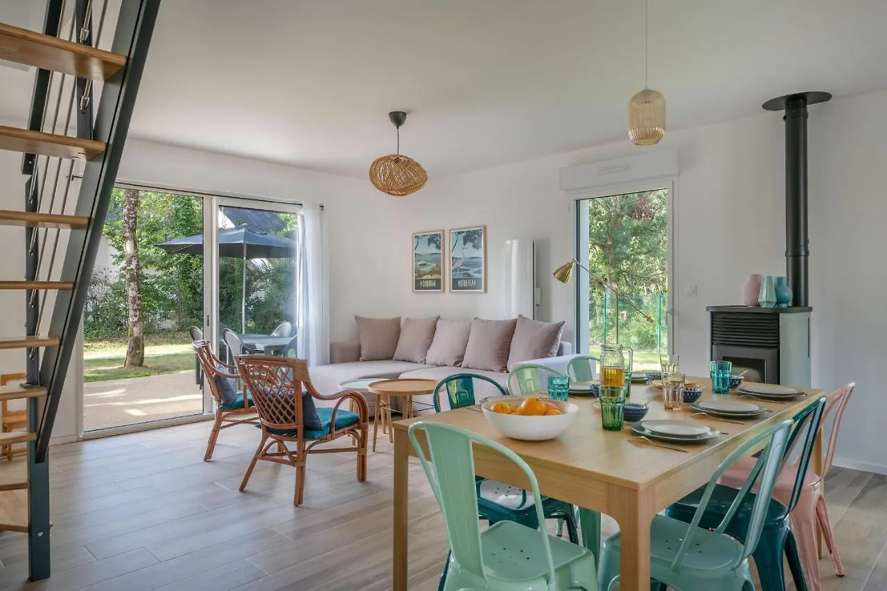 Holiday home Presqu'Ile De Rhuys, Belle Maison Pour 10 (Adults Only) Sarzeau