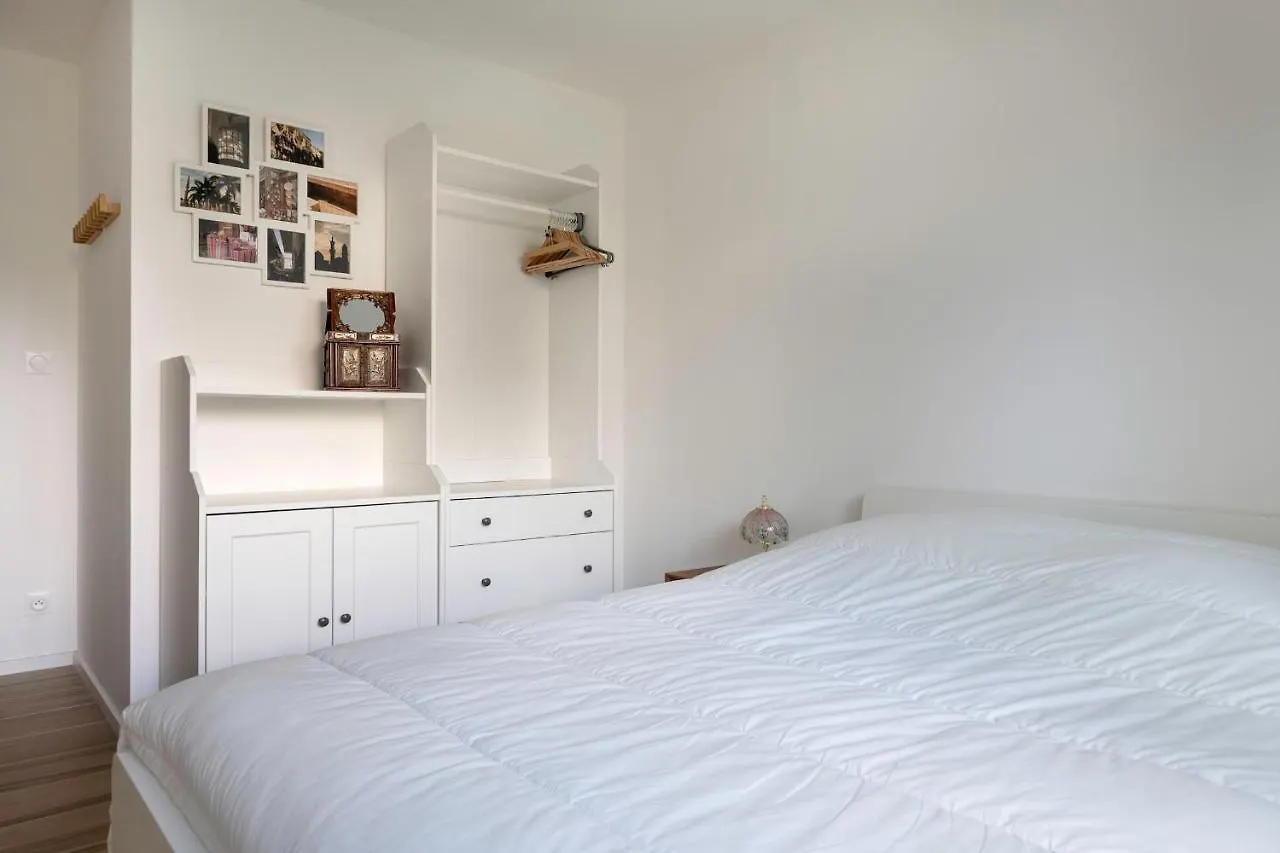 Presqu'Ile De Rhuys, Belle Maison Pour 10 (Adults Only) Sarzeau 0*,  France